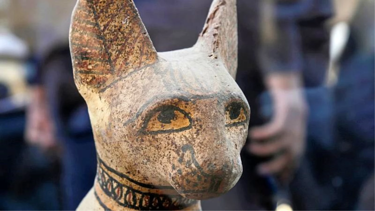 Mısır\'da bir müzeyi dolduracak kadar antik heykel ve mumya keşfedildi