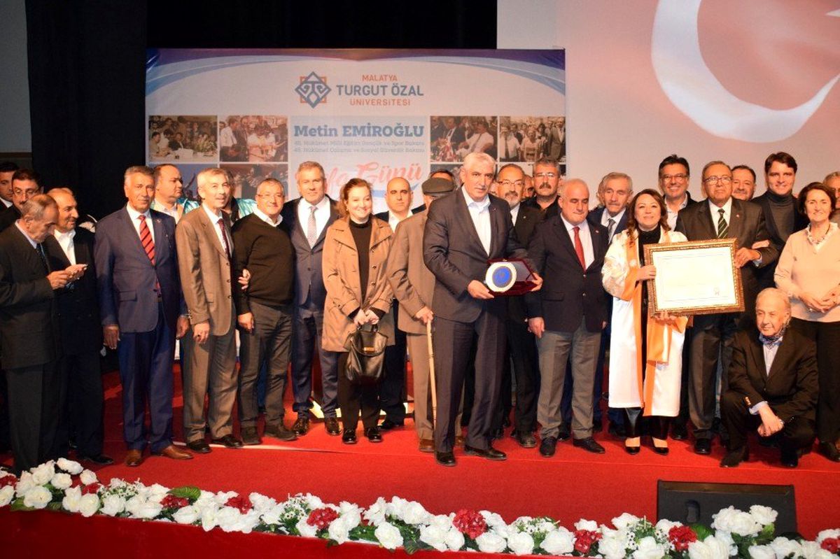 MTÜ\'de eski bakan Emiroğlu için vefa günü