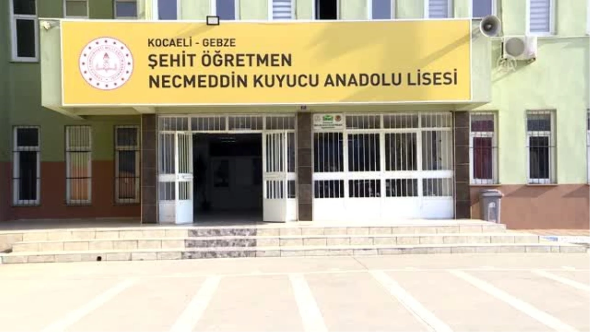 Öldürülen Necmeddin öğretmenin ailesi 24 Kasım\'ı hüzünlü geçiriyor