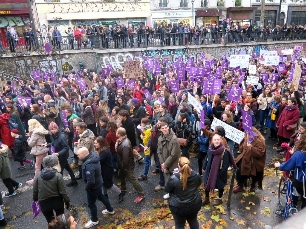 Paris\'te binlerce kişi kadına şiddete karşı yürüdü