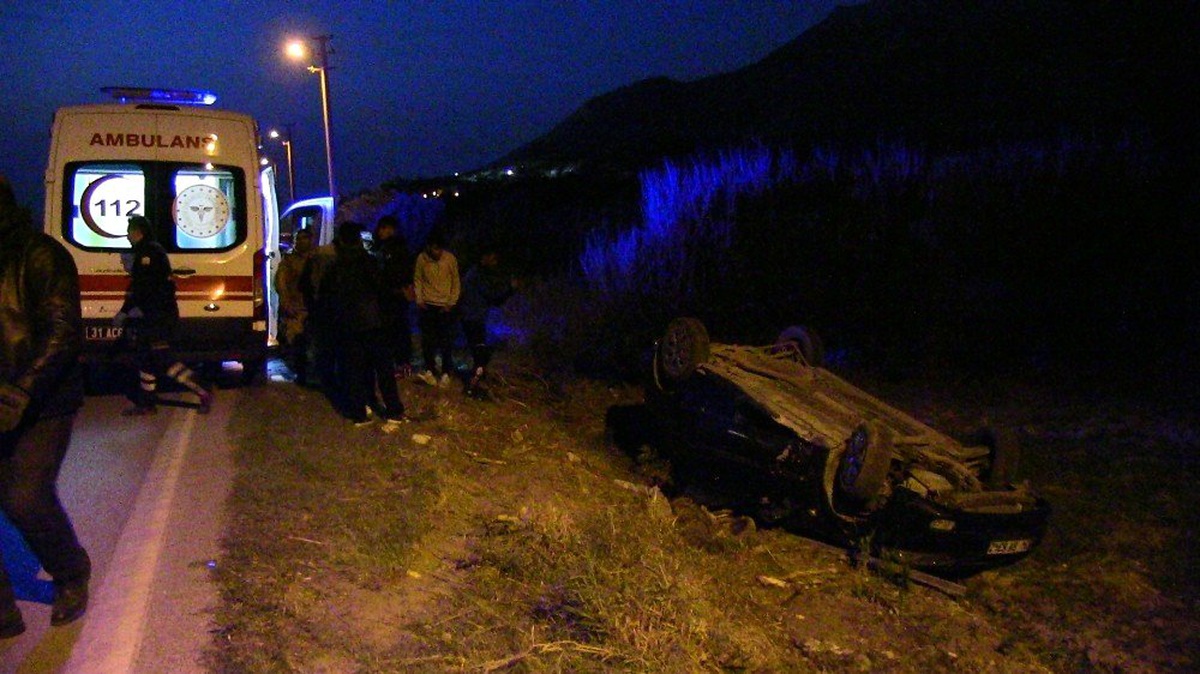 Samandağ\'da otomobil, tarlaya uçarak takla attı: 1 yaralı