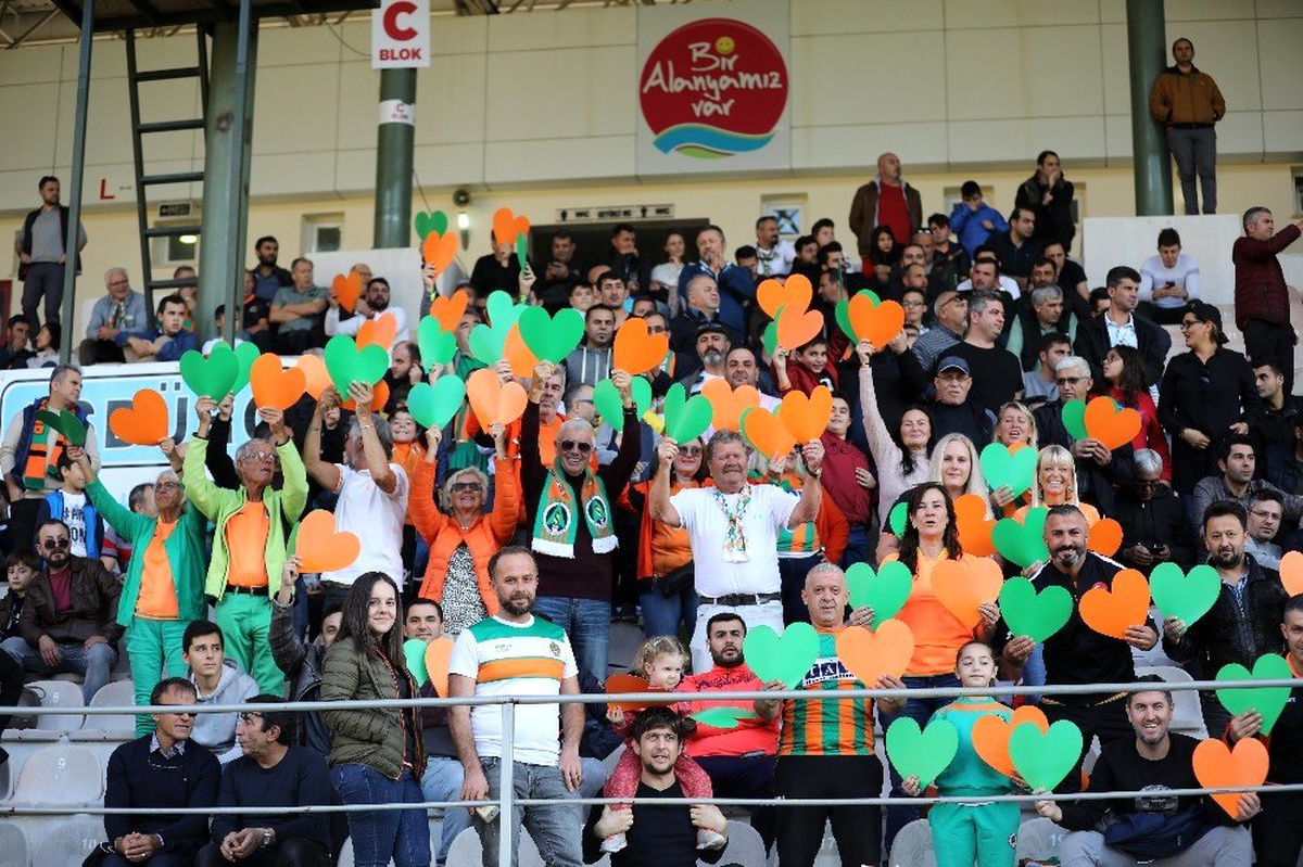 Süper Lig: Alanyaspor: 0 - Göztepe: 0 (İlk yarı)