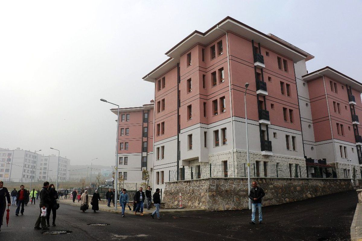 TOKİ 2. etap hak sahipleri örnek daireleri gezdi