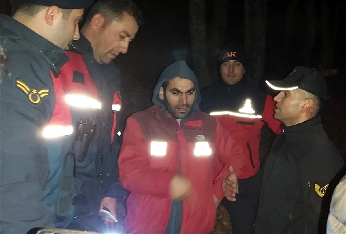 Uludağ\'da kaybolan dağcı 7 saat sonra çıkardığı "teneke" sesinden bulundu