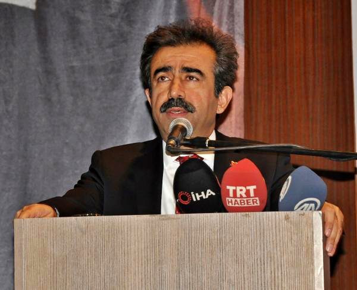Vali Güzeloğlu\'ndan öğretmenlere yurt dışında tatil müjdesi