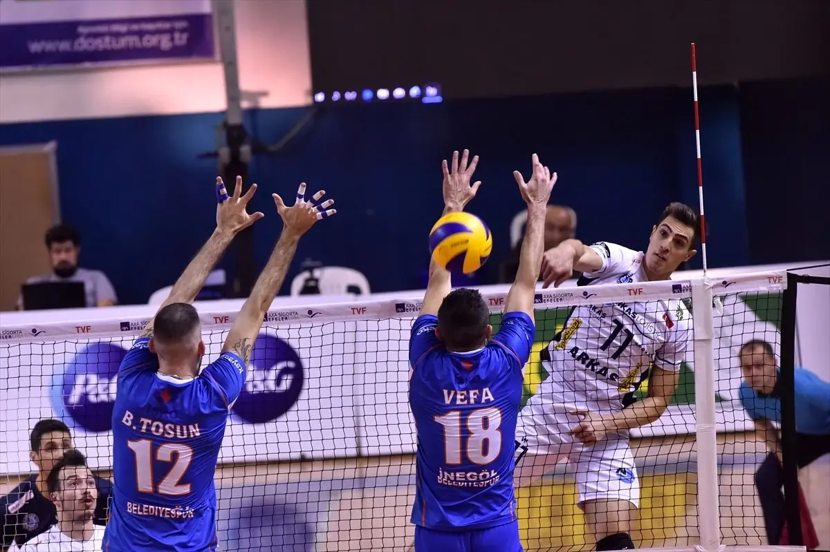 Voleybol: AXA Sigorta Efeler Ligi