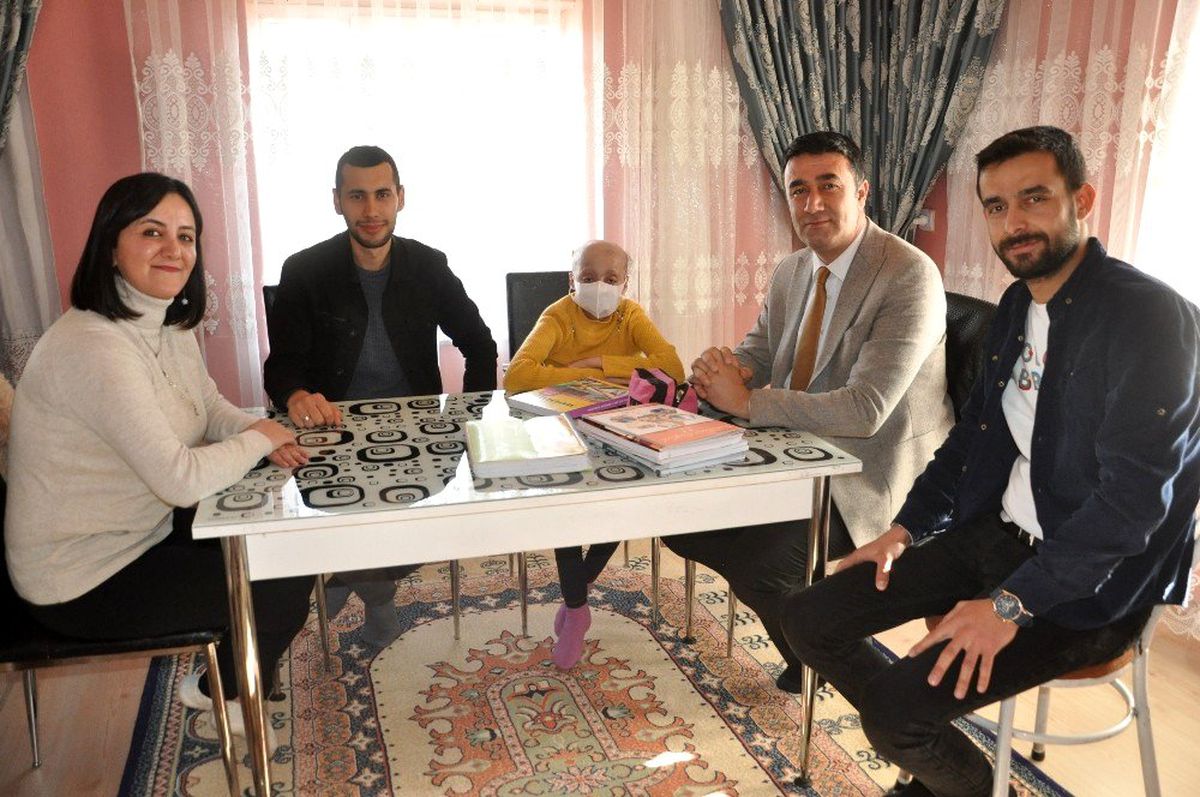 Yüksekova\'nın fedakar öğretmenleri