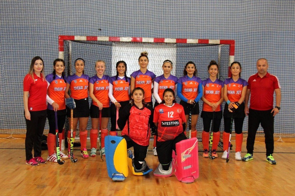 Zonguldak\'ta Hokeyin Sultanları 102 golle fırtına estirdi