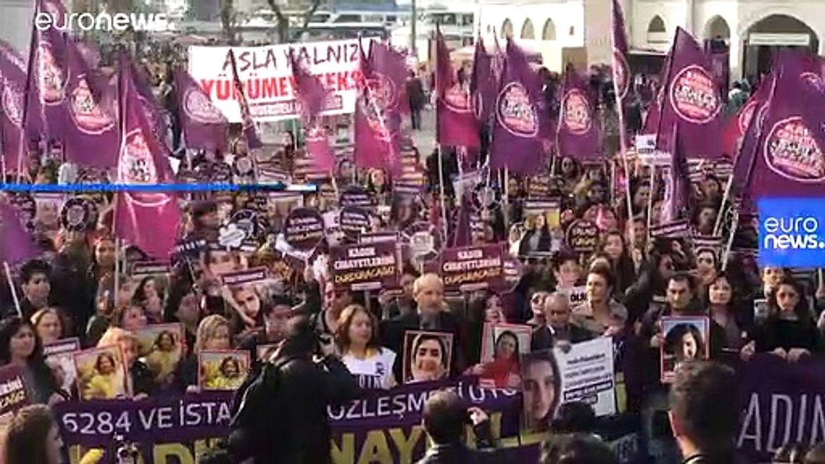 Kadına yönelik şiddete karşı kadınlar eylemde: \'Yaşamak istiyoruz\'