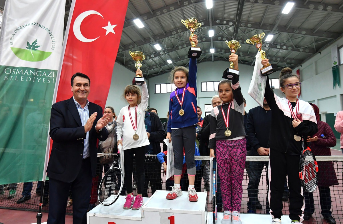 8 Yaş Osmangazi Kış Kupası\'na Rekor Katılım