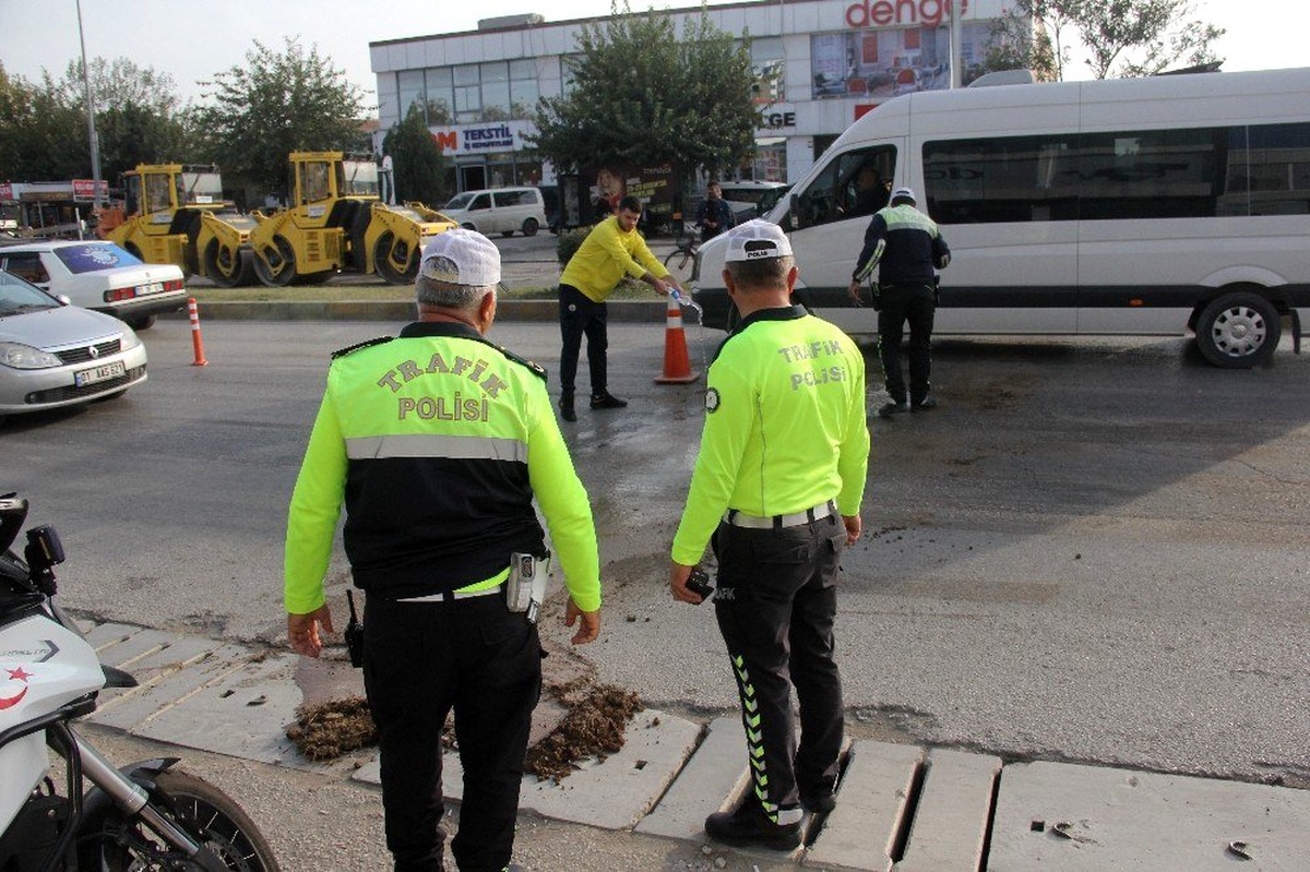 Adana\'da araçların çarptığı yaya öldü