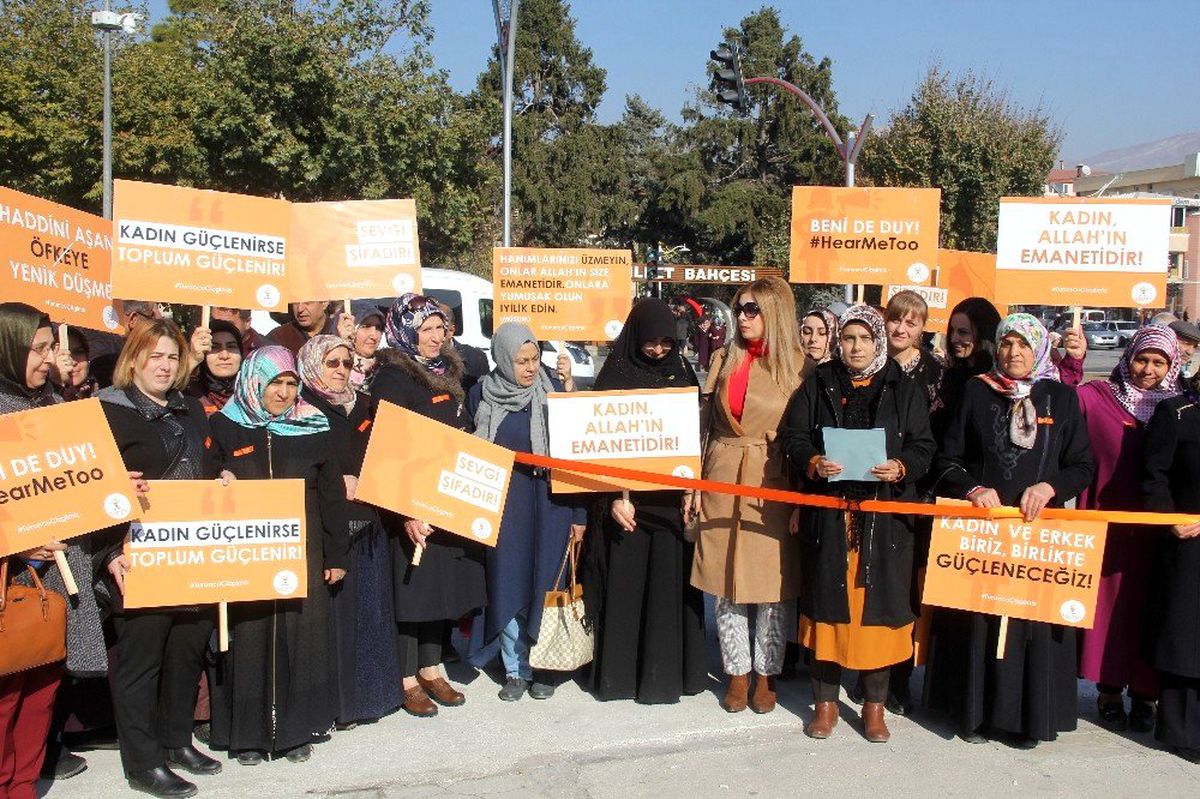 AK Parti\'den 25 Kasım Kadına Yönelik Şiddetle Mücadele etkinliği