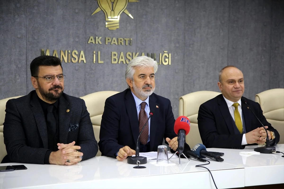 AK Parti Manisa İl Başkanlığında Salih Hızlı görevi devraldı