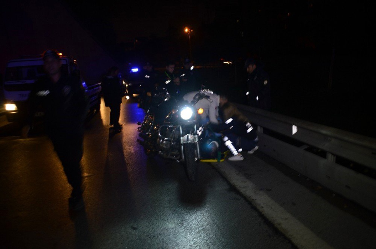 Alkolü olan motosiklet sürücüsü kaza yaparak yaralandı