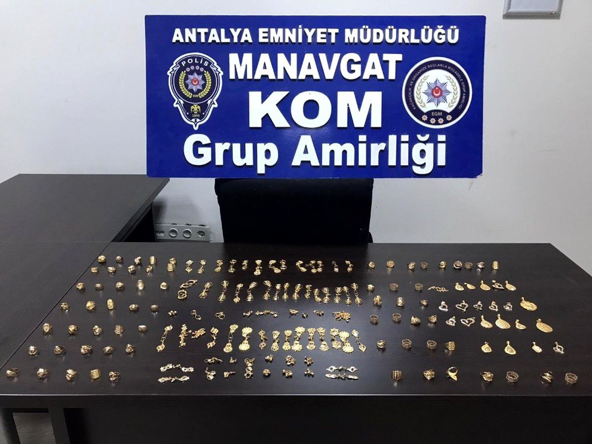 Antalya\'da 600 gram kaçak altın ele geçirildi