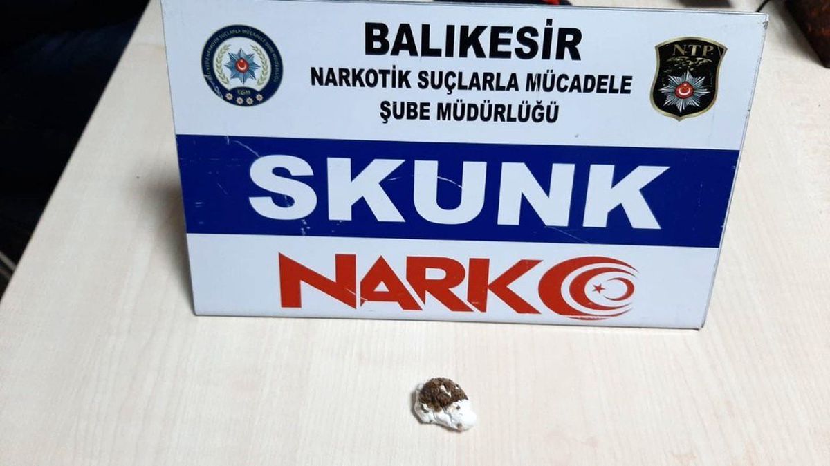 Balıkesir\'de polis 12 zehir tacirini yakaladı