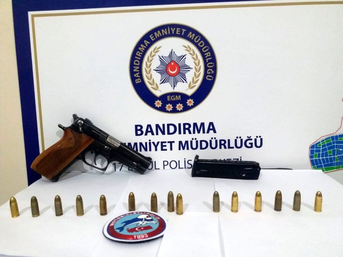 Balıkesir\'de polisten silah operasyonu