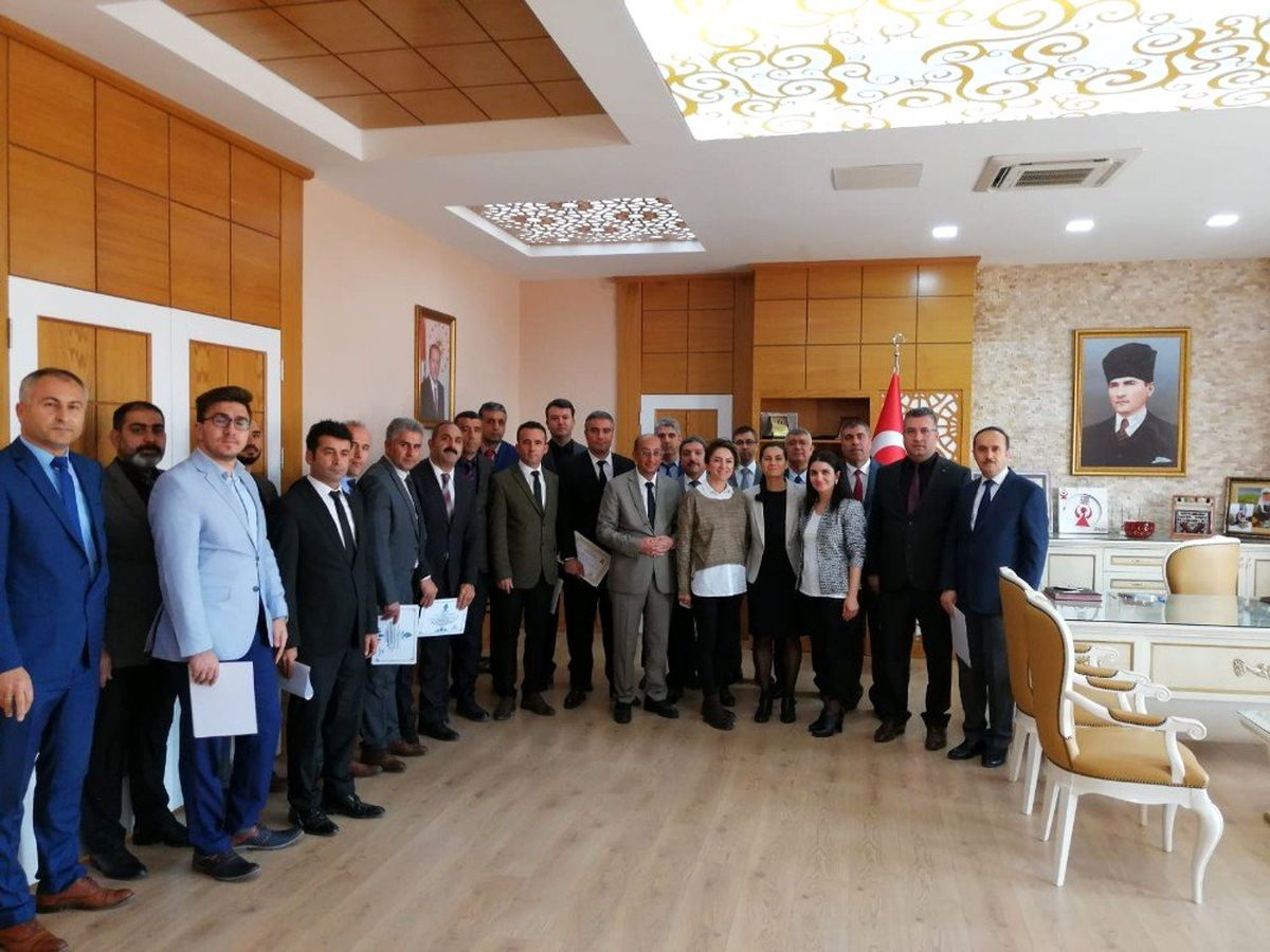 Başarılı öğretmenler ödüllendirildi
