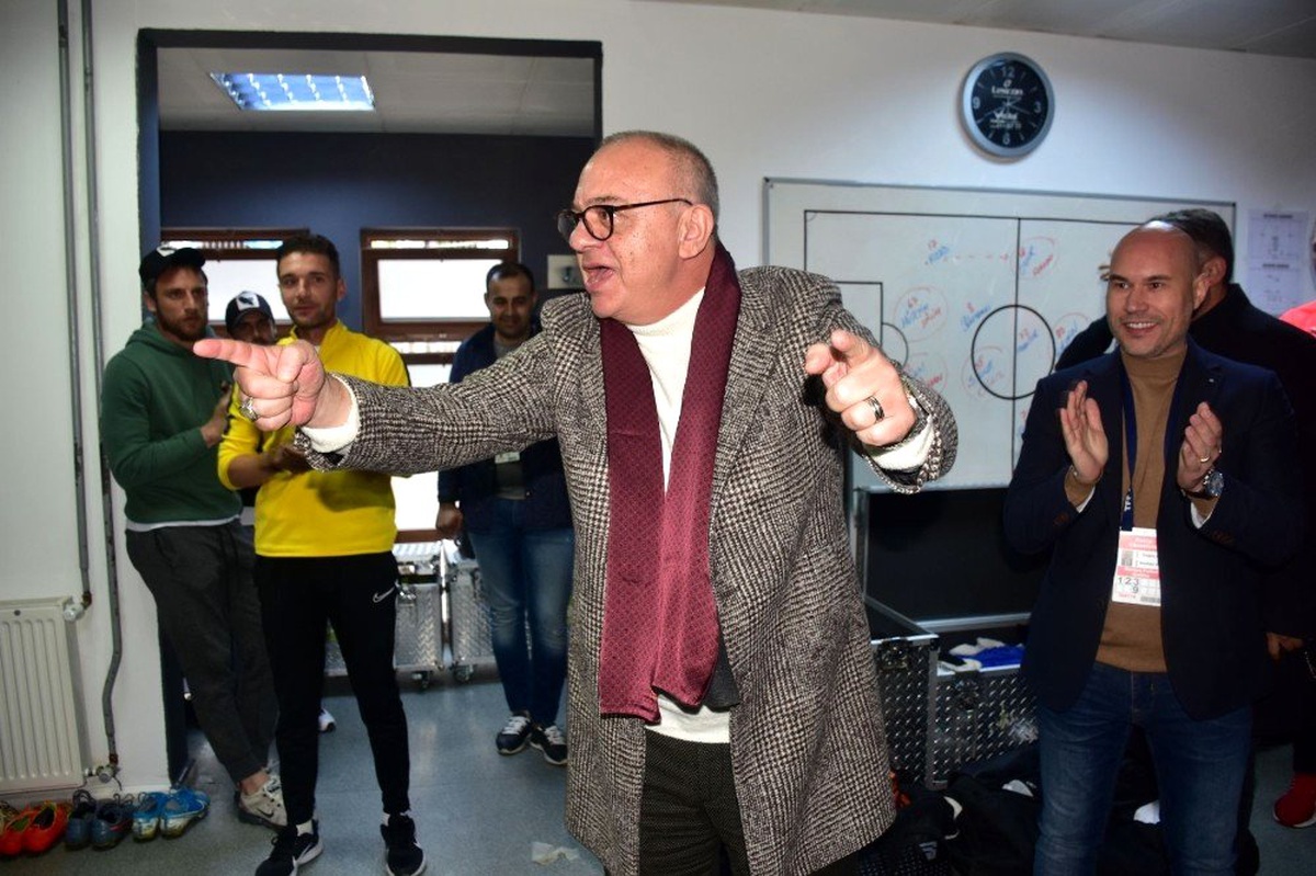 Başkan Ergün\'den Manisa FK\'lı futbolculara kutlama