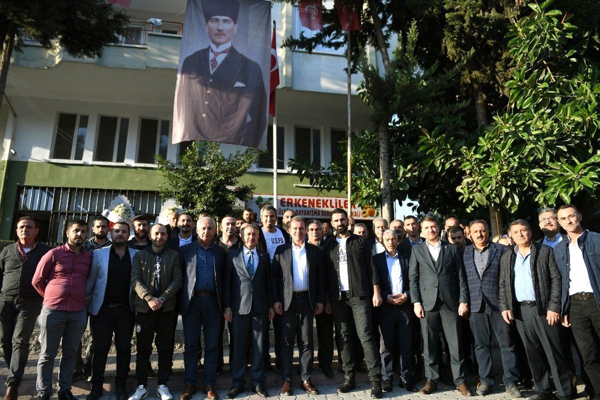 Başkan Seçer, Erkenekliler ile bir araya geldi