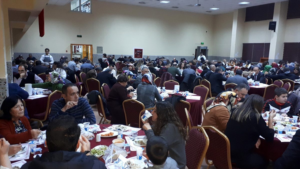Beypazarı\'nda öğretmenler yemekte buluştu