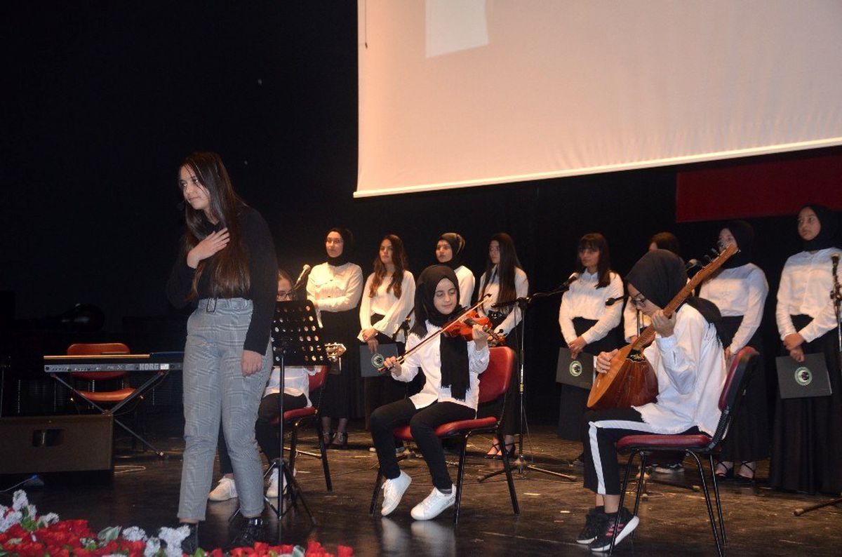 Bilecik\'te 24 Kasım Öğretmenler Günü düzenlenen törenle kutlandı