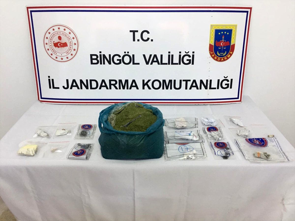 Bingöl 2 kilo 300 gram esrar ele geçirildi