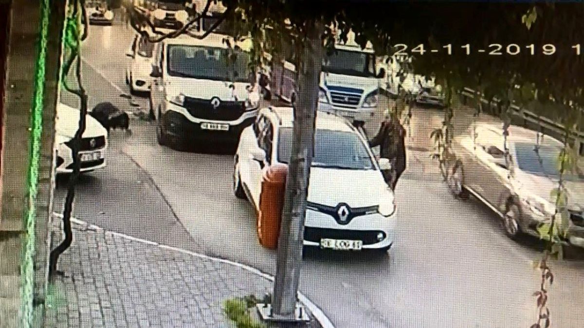 Bursa\'da dehşet anları kamerada...Metrelerce sürükledi, diğer sürücüler uyarınca fark etti