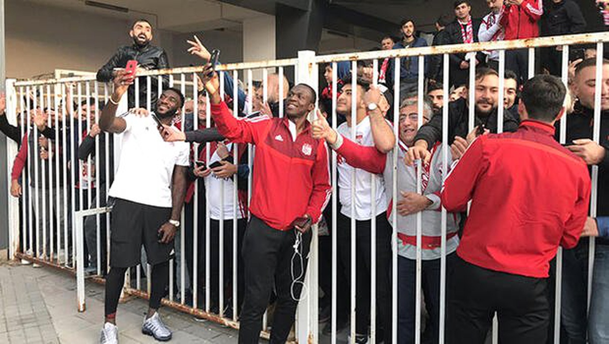 Demir Grup Sivasspor\'da liderlik coşkusu