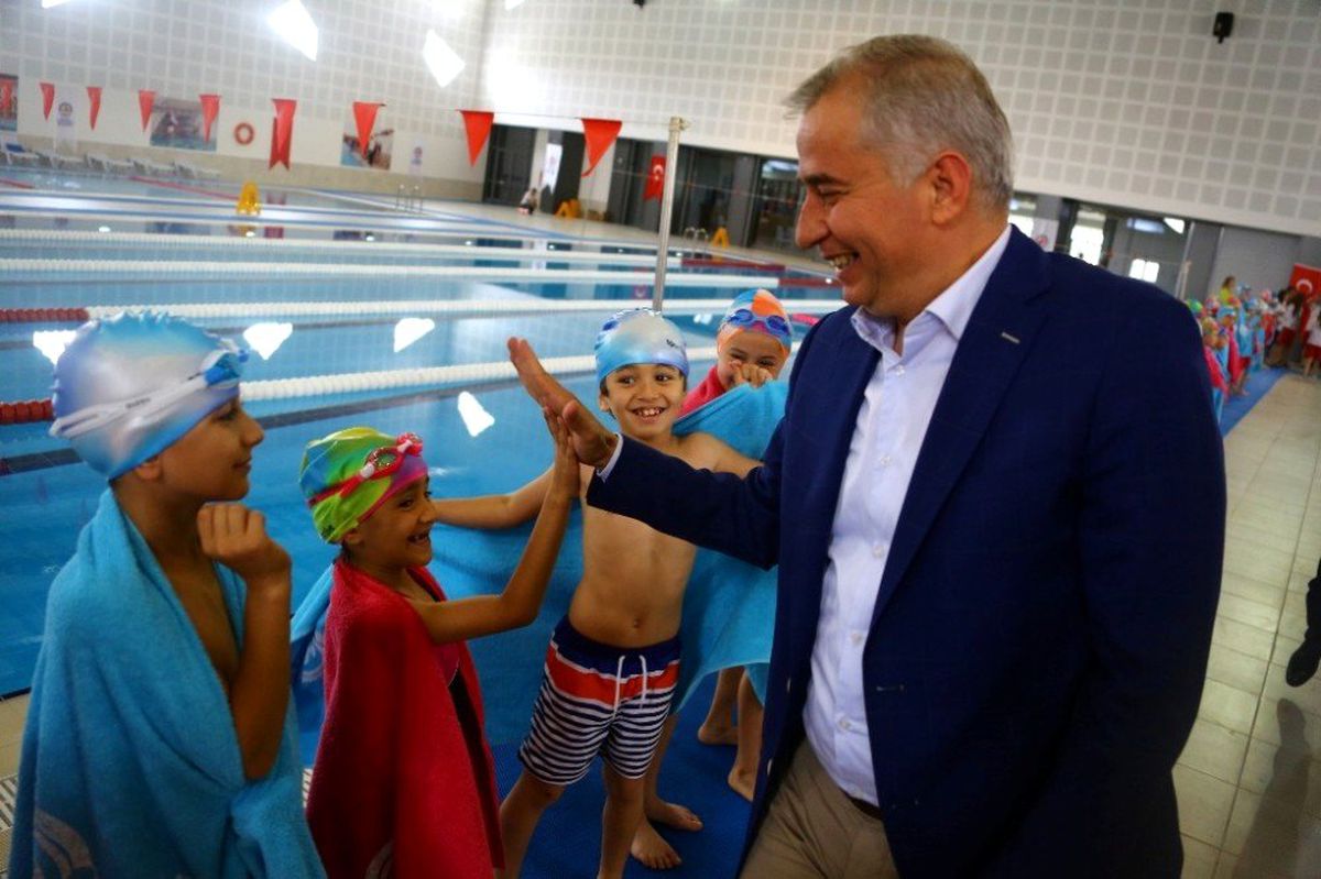 Denizli\'de 2019 yılında yaklaşık 50 bin kişi yüzme öğrendi