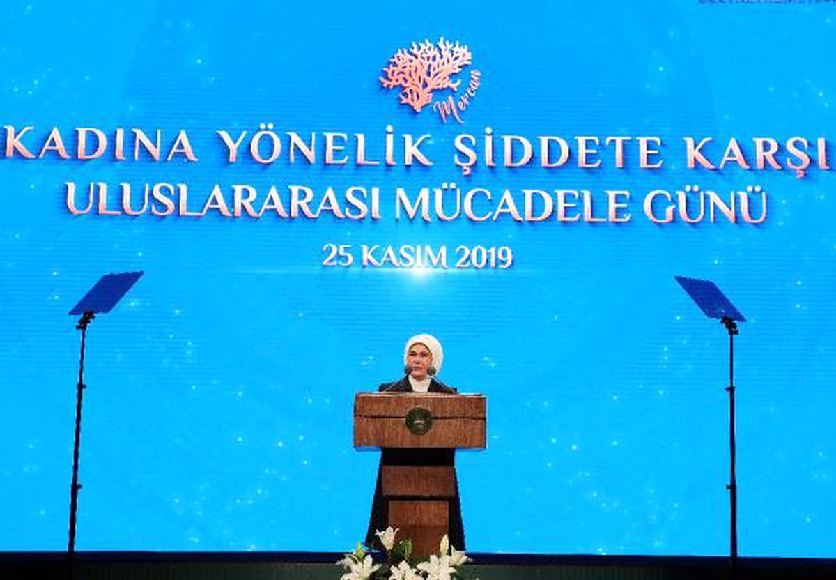Emine Erdoğan: Kadına şiddetin \'mahrem alan\' kavramıyla meşrulaştırılmasının önüne geçmeliyiz
