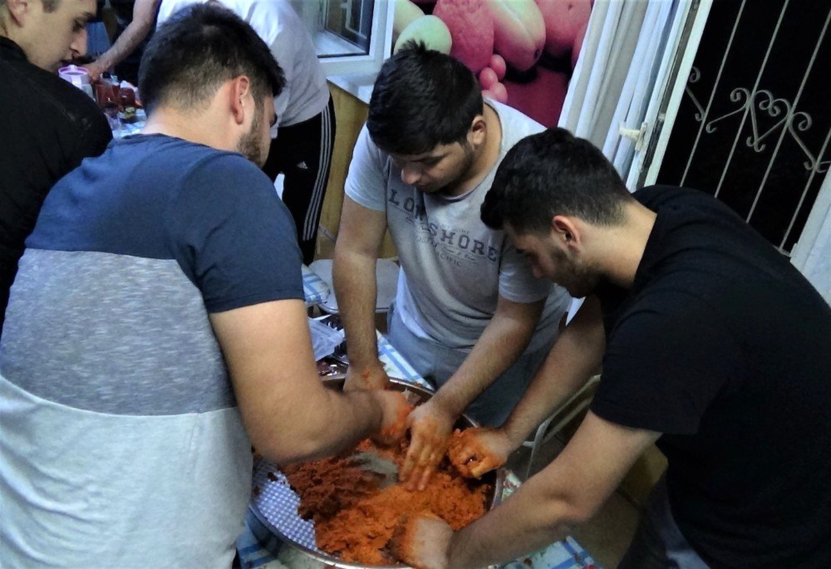 \'En güzel ve en lezzetli çiğ köfte\'yi yapabilmek için yarıştılar