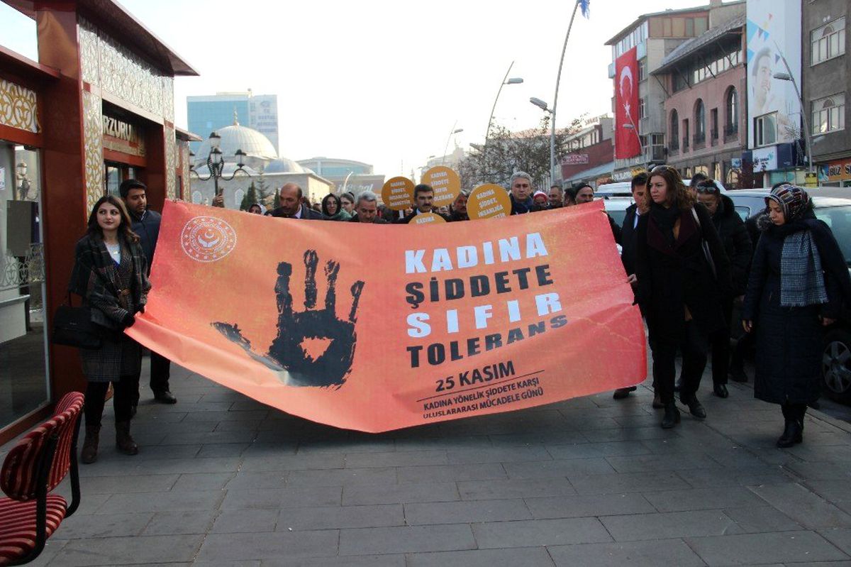 Erzurum \'Kadına Şiddete Hayır\' dedi