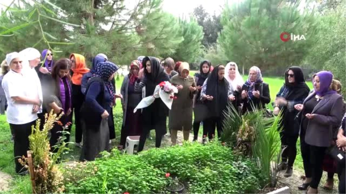 Eşi tarafından 14 yarinden bıçaklanarak öldürülen Gülseren Yılmaz mezarı başında anıldı