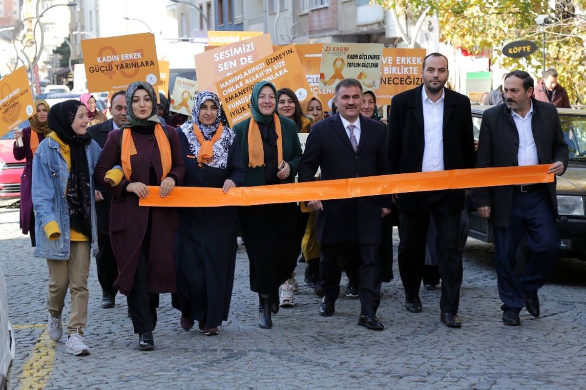 Gümüşhane\'de kadına yönelik şiddetle mücadele için yürüdüler