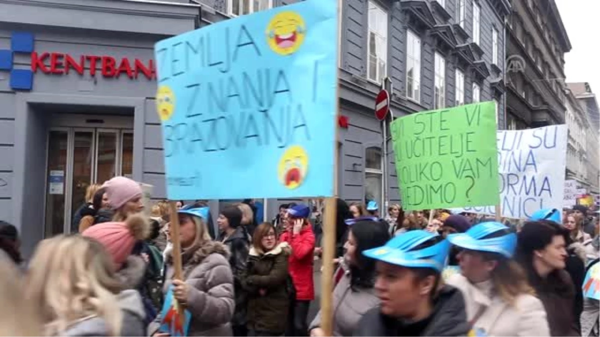 Hırvatistan\'da eğitimcilerden protesto