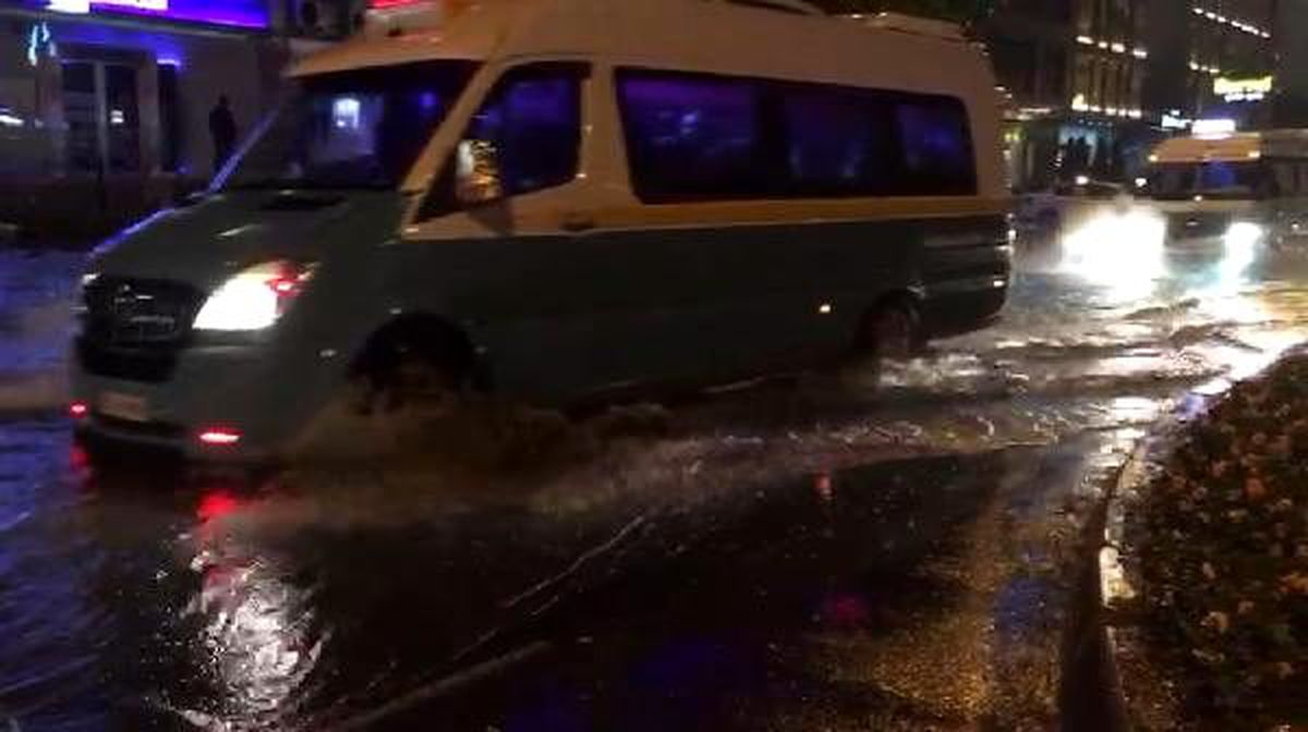 İzmir\'de sağanak etkili oldu