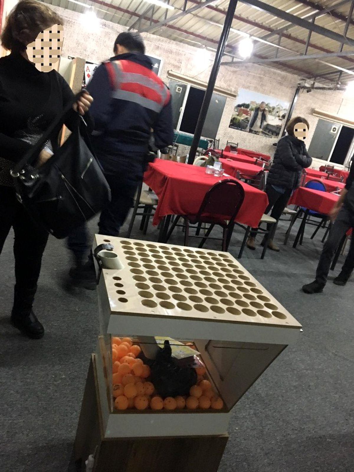 İzmir\'de sözde derneğe kumar baskını