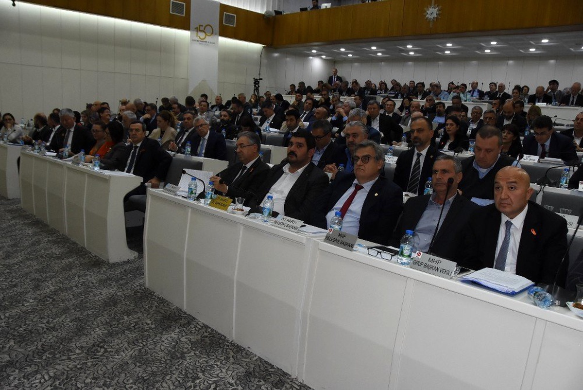 İzmir\'de suya yüzde 15 zam geliyor