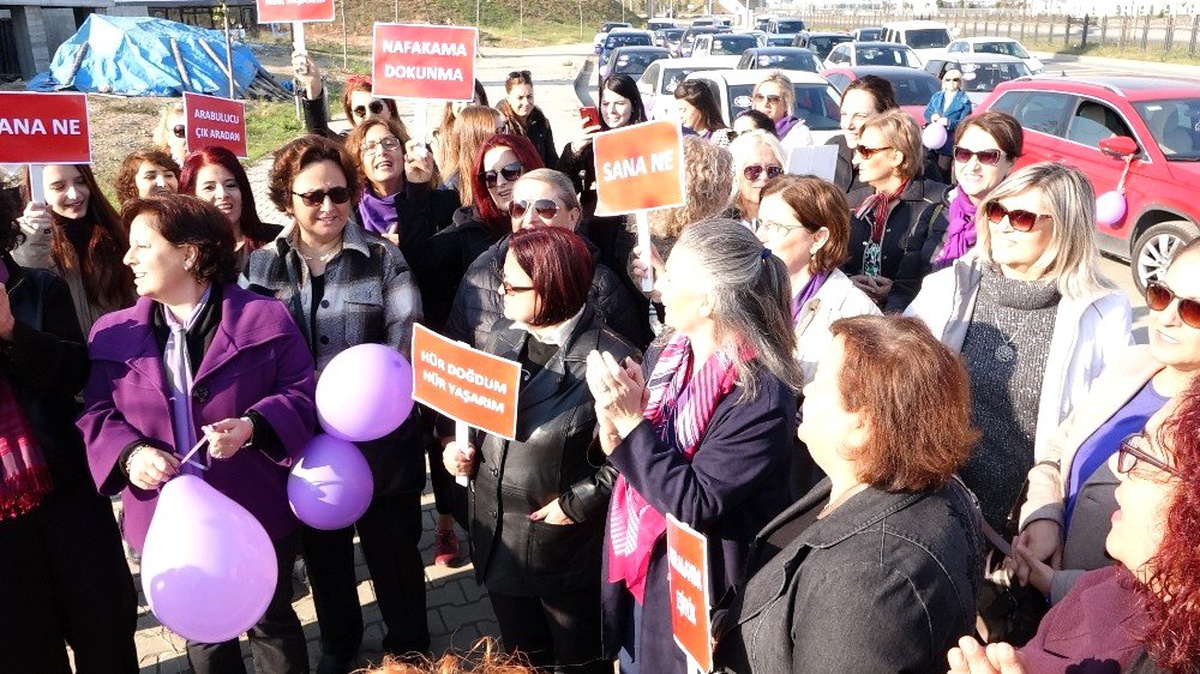 Keşanlı kadınlar "Kadına karşı şiddetle mücadele" için direksiyon başına geçti