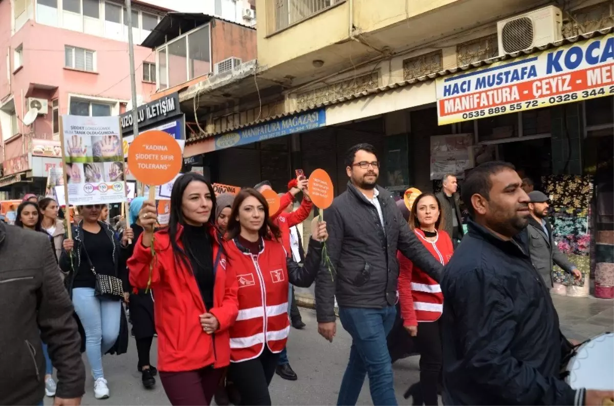 Kırıkhan\'da "Kadına Şiddete Sıfır Tolerans" yürüyüşü