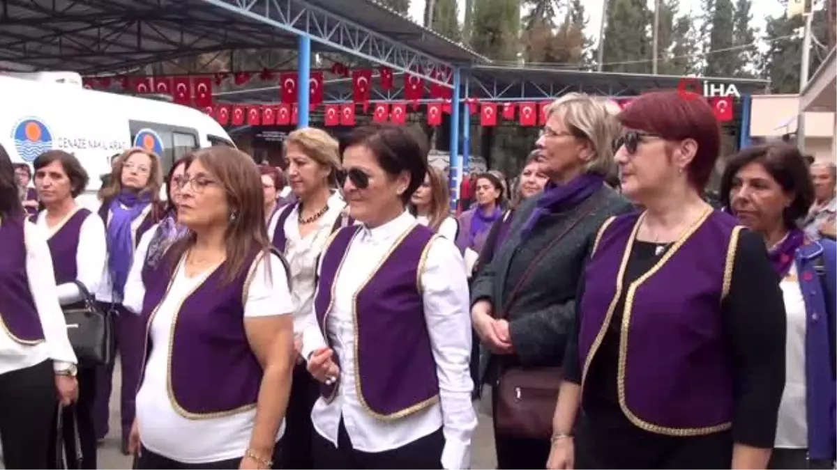 Mersin\'de erkekler tarafından katledilen kadınlar, mezarları başında anıldı