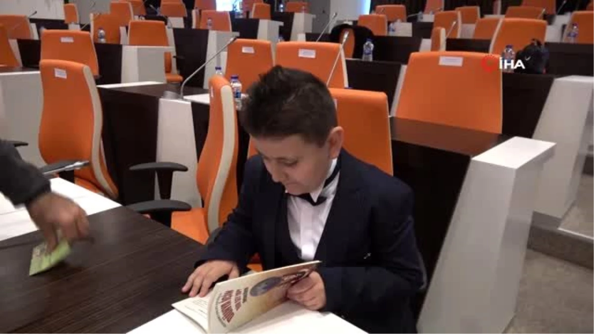 Minik Mahir, 4 ayda bin 53 kitap okuyup Guinness Rekorlar Kitabına girdi