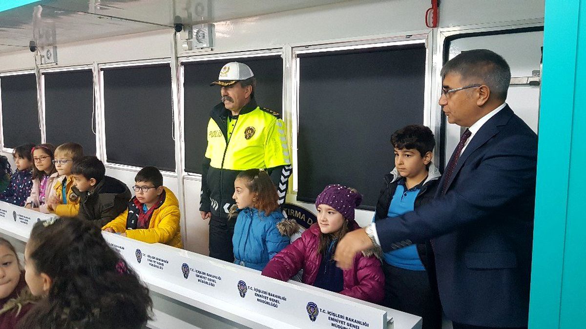 "Mobil Trafik Eğitim Tırı" Karabük\'te