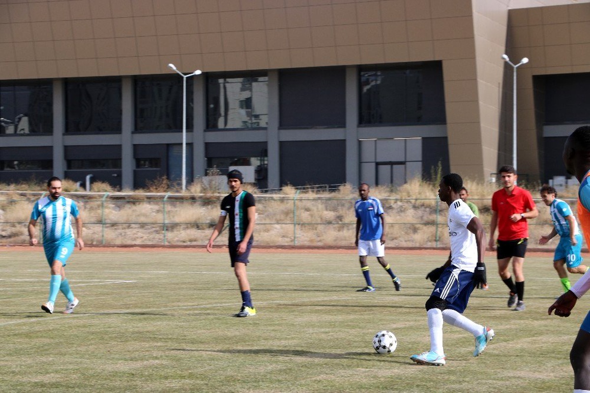 Niğde\'de Uluslararası öğrenciler futbol turnuvası başladı