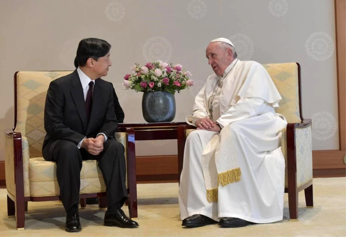 Papa Francis Japonya İmparatoru Naruhito ile görüştü