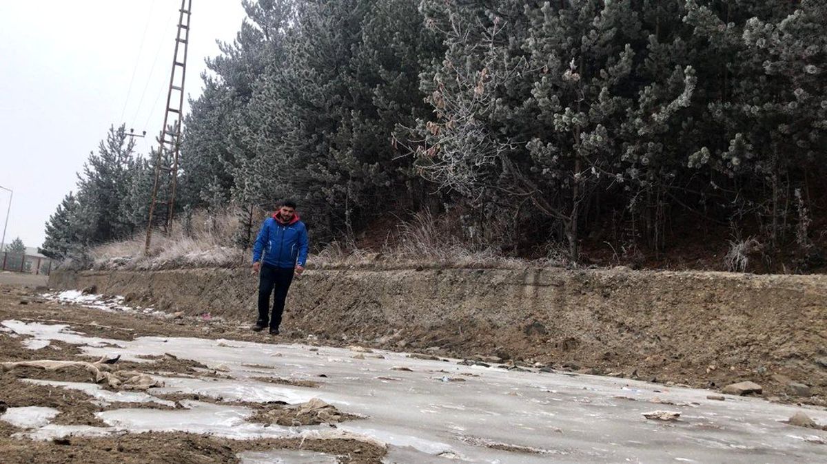 Sarıkamış soğuktan kırağı tuttu