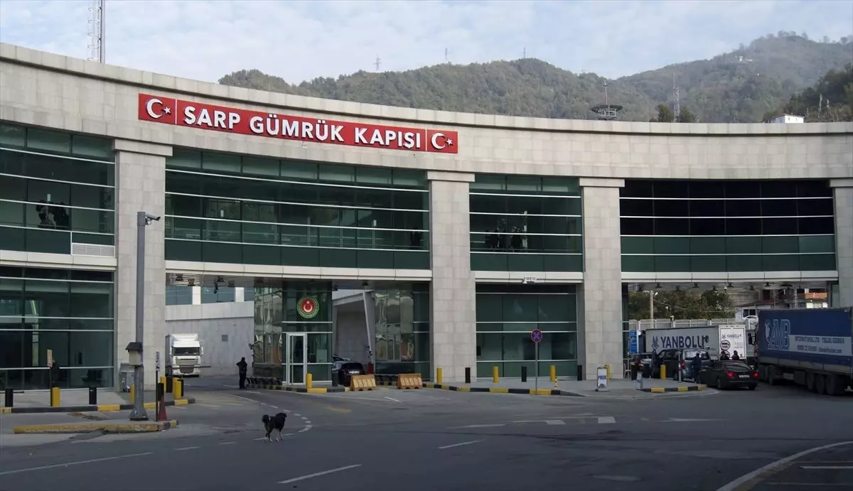 Sarp Sınır kapısında tır kuyruğu