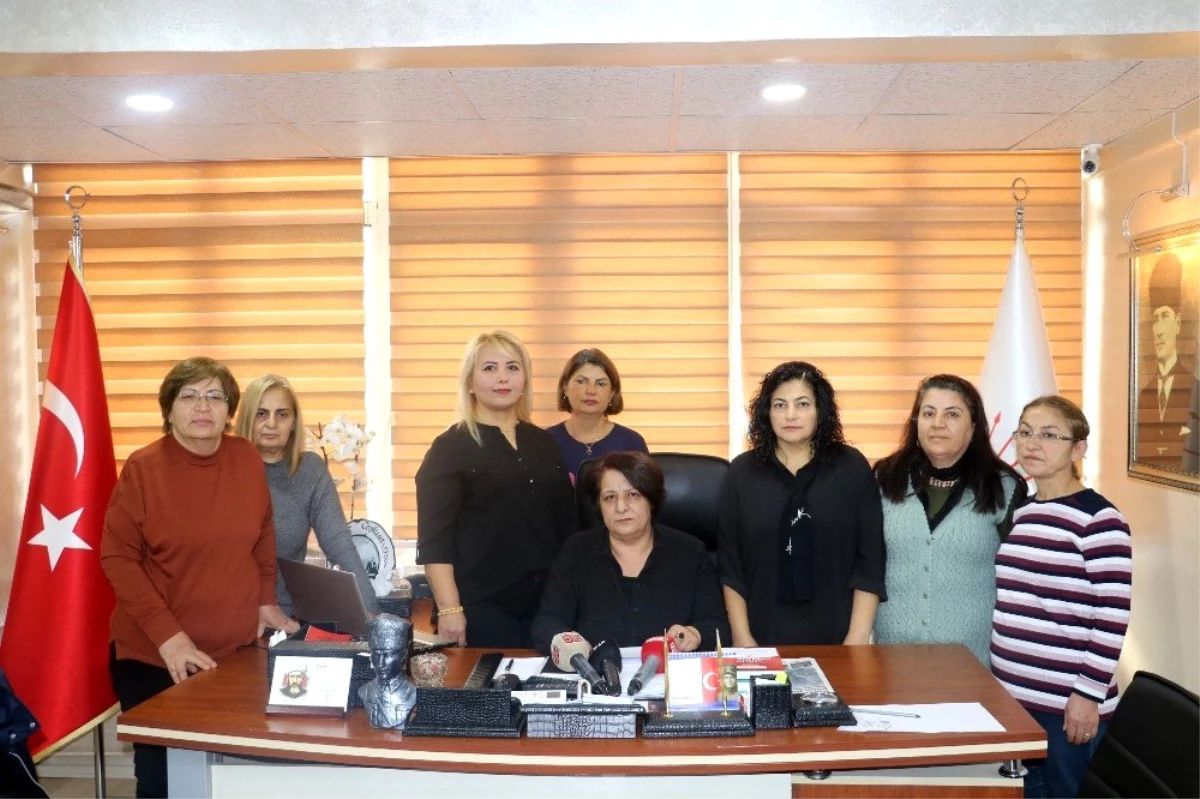 Sivas\'ta, 25 Kasım Kadına Yönelik Şiddete Karşı Uluslararası Mücadele ve Dayanışma Günü