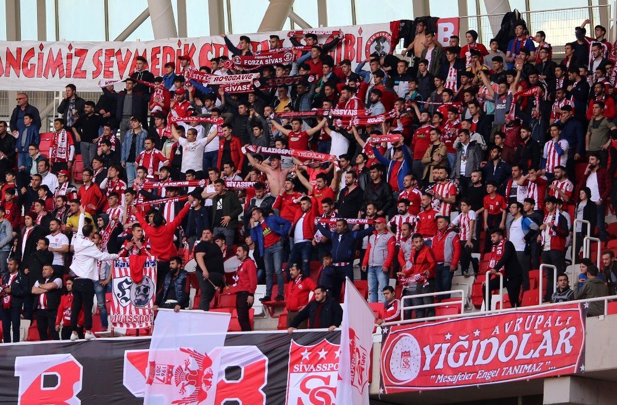 Sivasspor - Kasımpaşa maçının biletleri satışta çıktı